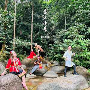 Listen to 春江晚景.Leleng song with lyrics from Daniel Lee Chieh Hun