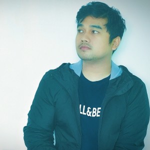 Dengarkan Malaikat Hati lagu dari Erwin Firman dengan lirik