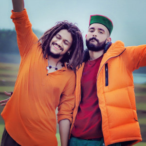 Listen to Aag Lage Chahe Basti Mai song with lyrics from Hansraj Raghuwanshi