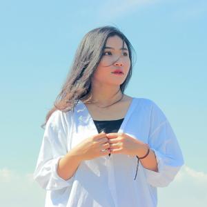 Dengarkan Salah lagu dari Dea Anggita dengan lirik