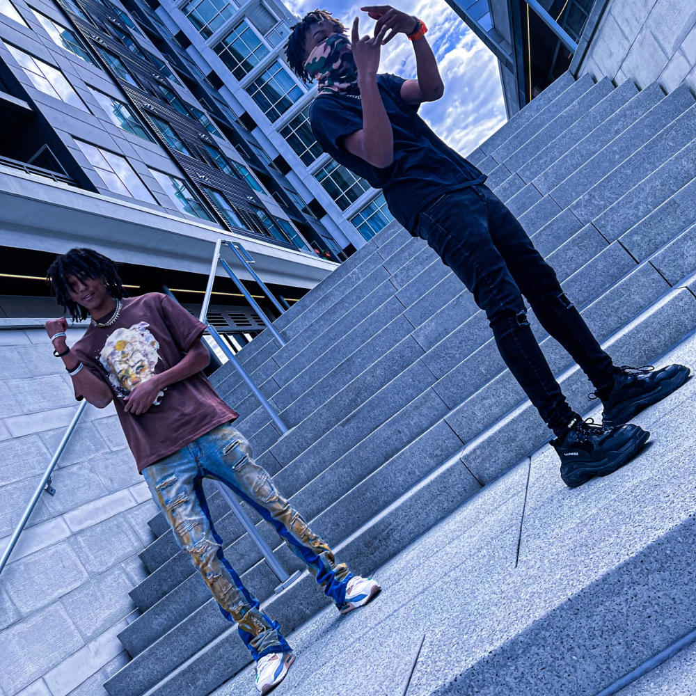JUMP (feat. Jayy) (Explicit)