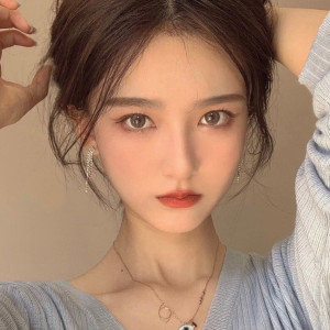 Dengarkan lagu Take Me Hand nyanyian 聂晓静 dengan lirik