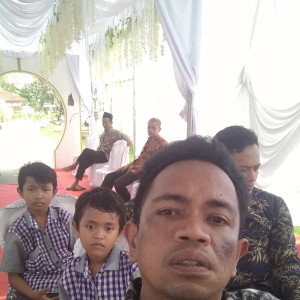 Dengarkan lagu Pacar Atau Teman nyanyian Arnet band dengan lirik