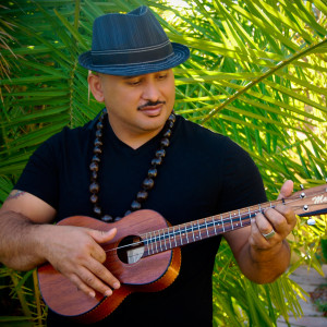 Listen to Anthem to Musubi (1 2 3 Spam Musubi) song with lyrics from Ke'ahi