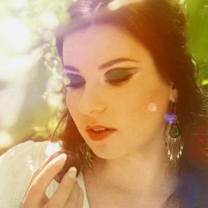 收聽Mercedes的Laura Palmer歌詞歌曲