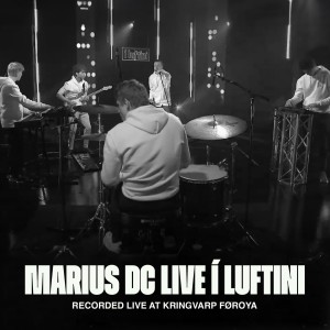 Listen to Feira (Live|Explicit) song with lyrics from Marius DC
