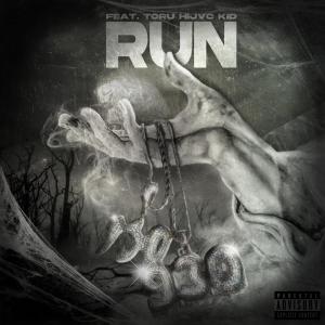 ดาวน์โหลดและฟังเพลง Run (Explicit) พร้อมเนื้อเพลงจาก 930
