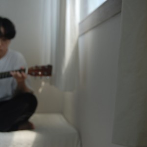 Listen to 손 song with lyrics from 이요셉