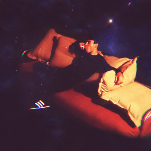 Dengarkan lagu Alive (Explicit) nyanyian Georgenroll dengan lirik