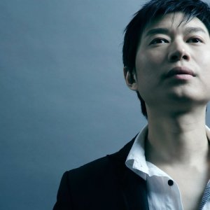 Listen to 兩個人 song with lyrics from 王瀚仪