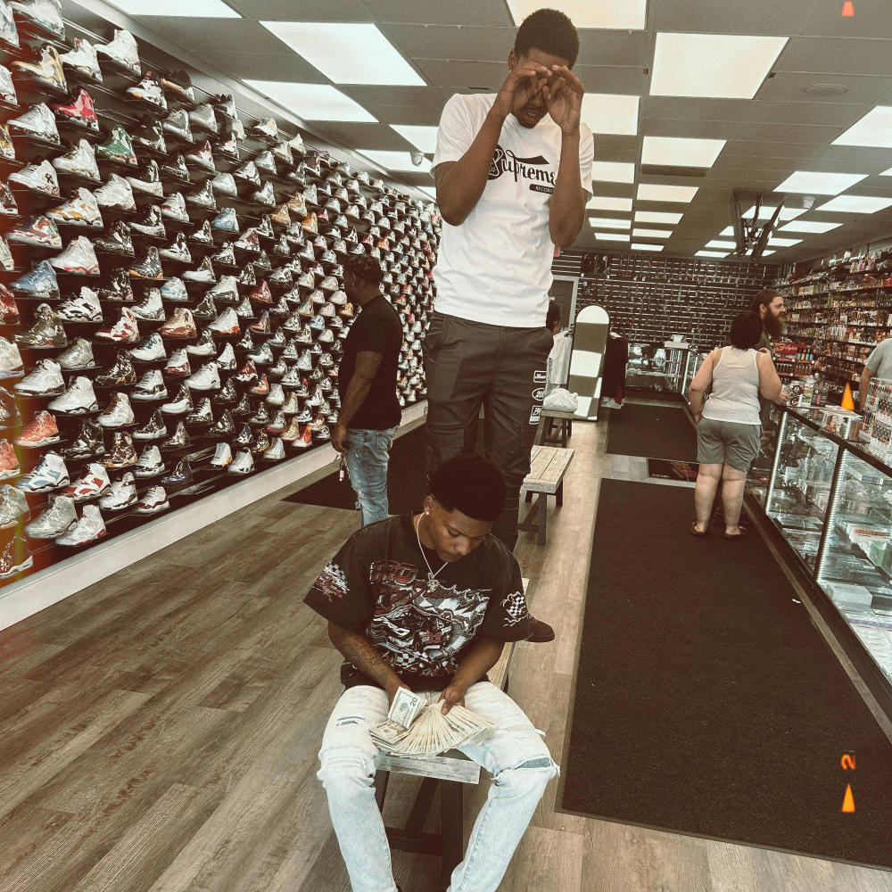 Mr Flinner (feat. RGB Sixx & Blvdbaby $Ny) (Explicit)