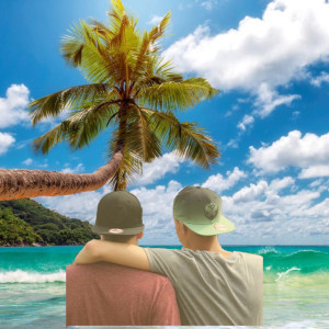 ดาวน์โหลดและฟังเพลง Beach พร้อมเนื้อเพลงจาก VRM