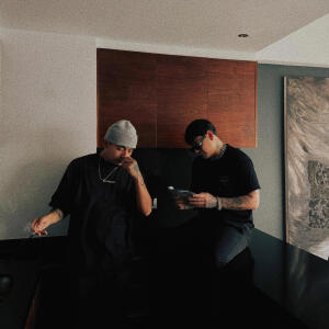 N o m o o d的專輯serpientes (Explicit)