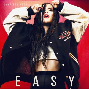 ดาวน์โหลดและฟังเพลง Easy พร้อมเนื้อเพลงจาก Emma Essinger