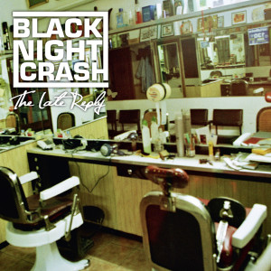 ดาวน์โหลดและฟังเพลง Looking At The Moon พร้อมเนื้อเพลงจาก Black Night Crash