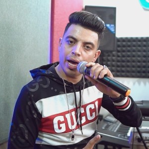 收听Nasro Sghir的MANA3RAFCHE NHALAB ANDI TA3 LGHALB歌词歌曲