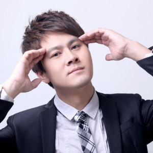 Listen to 爱到最后是回忆 song with lyrics from 暴林