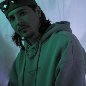 Listen to İt Qızı (Explicit) song with lyrics from JAVI MUSIC