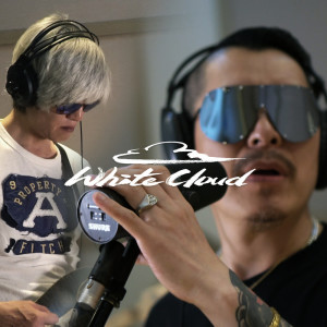 Dengarkan lagu Cinderella (Inst.) nyanyian White Cloud dengan lirik