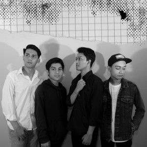 Dengarkan lagu Yang Terbaik nyanyian Foursecond dengan lirik