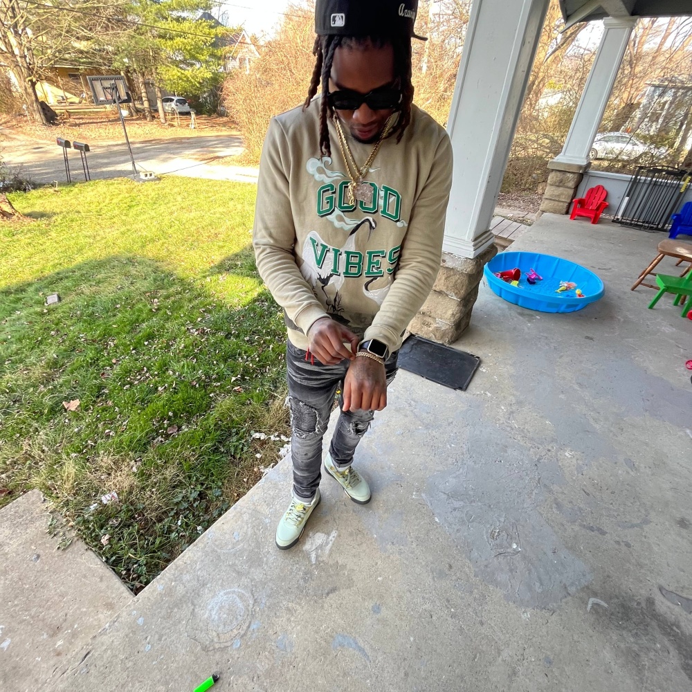 Dont play (feat. CooleyEDC) (Explicit)