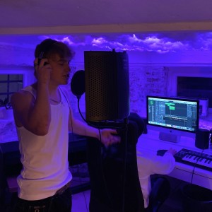UDRIYAN的專輯Pint (feat. PeymaN) (Explicit)