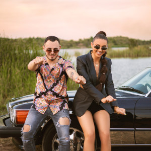 收聽Diona Fona的Pistole歌詞歌曲