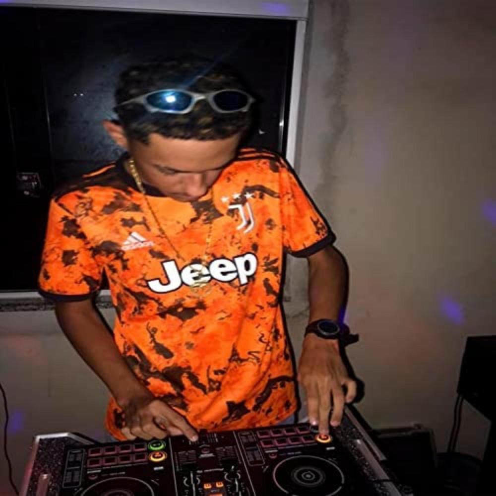Mtg Hoje Eu Vou Fuder Na Onda Do Md (feat. MC Mila, Mc Negritin & Mc Topre) (Explicit)
