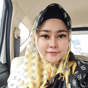 收聽Rani Rusdy的Bunga Ritayya歌詞歌曲