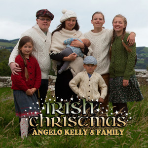ดาวน์โหลดและฟังเพลง We Wish You A Merry Christmas พร้อมเนื้อเพลงจาก Angelo Kelly & Family
