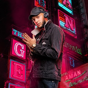 Dengarkan lagu Love Love Love (Explicit) nyanyian Dj Tezinho dengan lirik