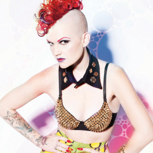 ดาวน์โหลดและฟังเพลง It's Me พร้อมเนื้อเพลงจาก Eryn Woods