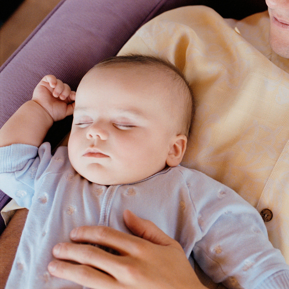 Baby Melodies in Cosmic Cradle