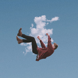 ดาวน์โหลดและฟังเพลง Shadow พร้อมเนื้อเพลงจาก Sam Malone