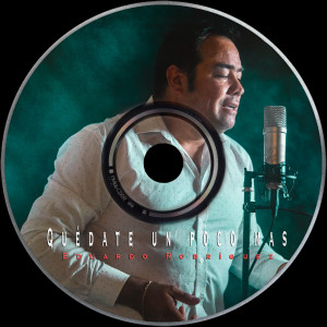 收聽Eduardo Rodríguez的Quedate Un Poco Mas歌詞歌曲