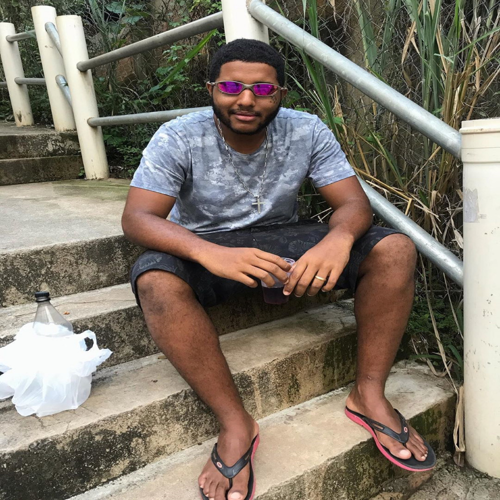 Quarentena ?Ta Carente Vem De Uber Black (Explicit)