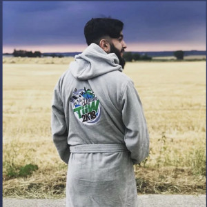 Listen to Ferrari Khadouj song with lyrics from TiiwTiiw