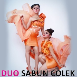 Dengarkan Janda 7X lagu dari Duo Sabun Colek dengan lirik