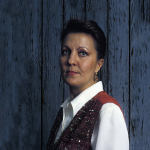 Carmen Linares ดาวน์โหลดและฟังเพลงฮิตจาก Carmen Linares