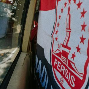 收聽AAL 1923的Persis Solo Sakjose歌詞歌曲