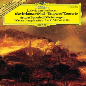 收聽Arturo Benedetti Michelangeli的3. Rondo (Allegro) (Live)歌詞歌曲