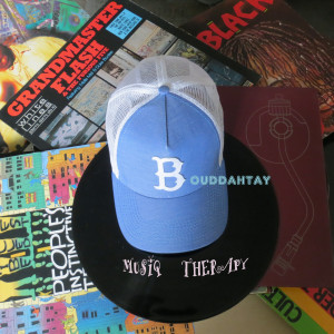 ดาวน์โหลดและฟังเพลง Music Therapy พร้อมเนื้อเพลงจาก Bouddahtay
