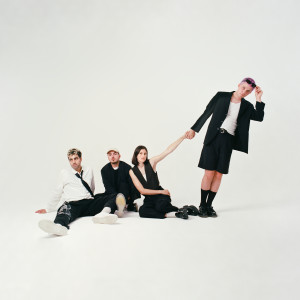 ดาวน์โหลดและฟังเพลง Good, but not together พร้อมเนื้อเพลงจาก Valley