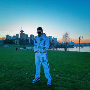 ดาวน์โหลดและฟังเพลง Hermano พร้อมเนื้อเพลงจาก M4