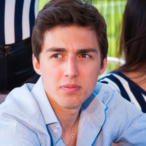 Dengarkan lagu Kevin Is a Snake nyanyian LostNUnbound dengan lirik