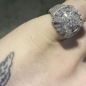 收聽Juggin15的Bentley Starz (Explicit)歌詞歌曲