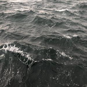 ดาวน์โหลดและฟังเพลง It Moves Me พร้อมเนื้อเพลงจาก Ryvers