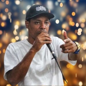 Dengarkan lagu VAI POR MIM (Explicit) nyanyian astronauta beats dengan lirik