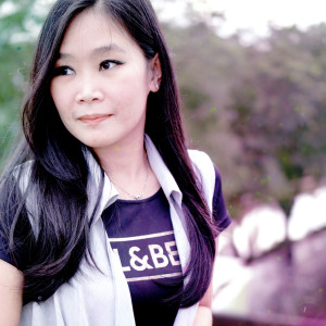 Listen to Tiada Yang Mustahil BagiMu song with lyrics from Novianti Lee