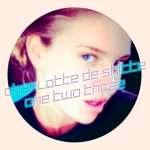 收听Charlotte de Shitte的One Two Three歌词歌曲